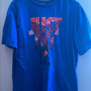 Men’s large Nike T-shirt